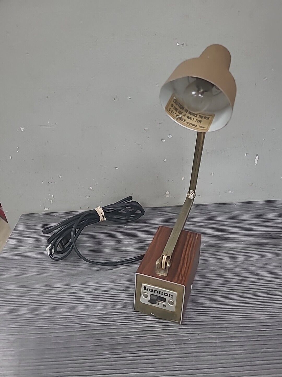 TENSOR Model 1500 Desk Lamp Mid Century Modern Woodgrain Metal RETRO VINTAGE