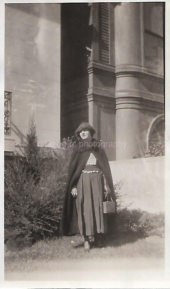 FOUND PHOTO Original BLACK AND WHITE Portrait SHE WALKED THE EARTH Woman 27 59 A
