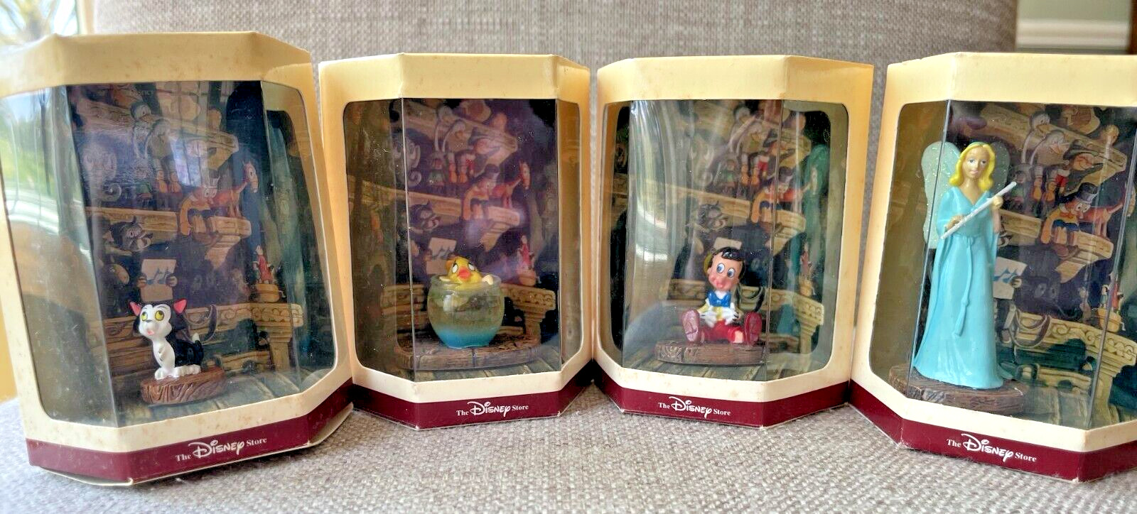 DISNEY Tiny Kingdom Pinocchio, Blue Fairy, Cleo,  Fiagro Mini Figure Collectible