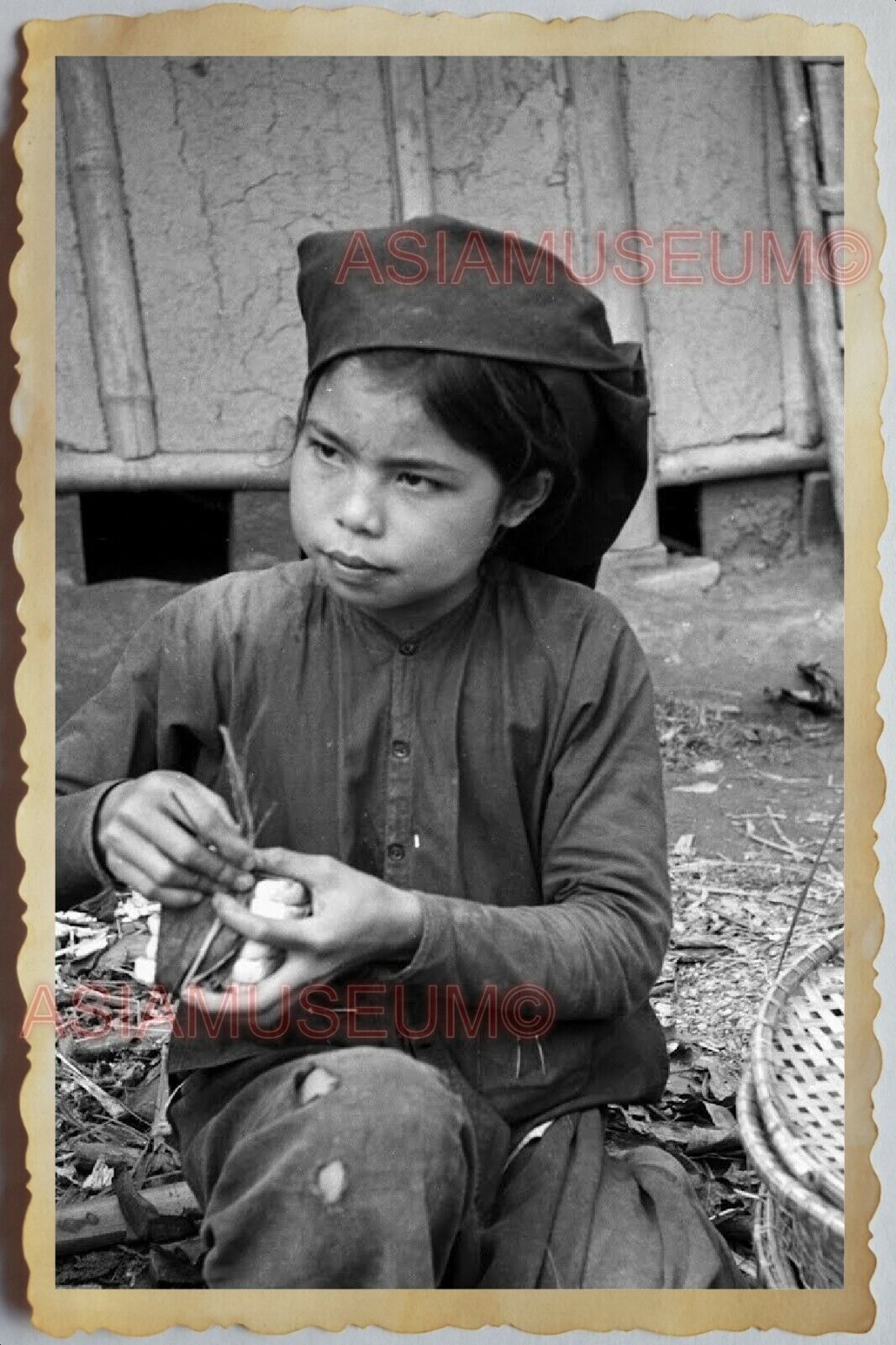 40s Vietnam War SAIGON VILLAGE YOUNG GIRL PORTRAIT MARKET  Vintage Photo 1479