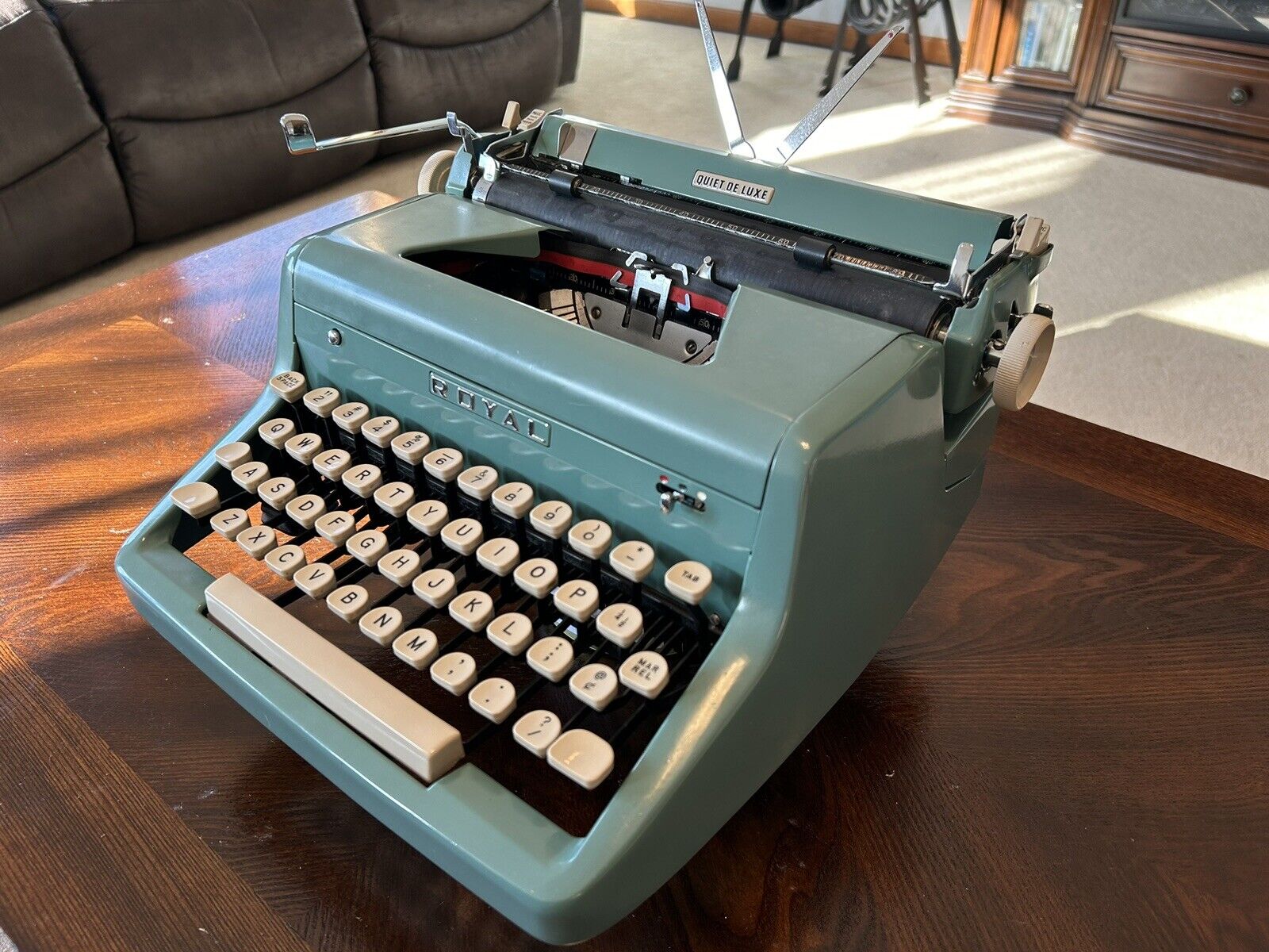 Vintage ROYAL  Quiet De Luxe Portable Typewriter  Teal, With Carrying Case
