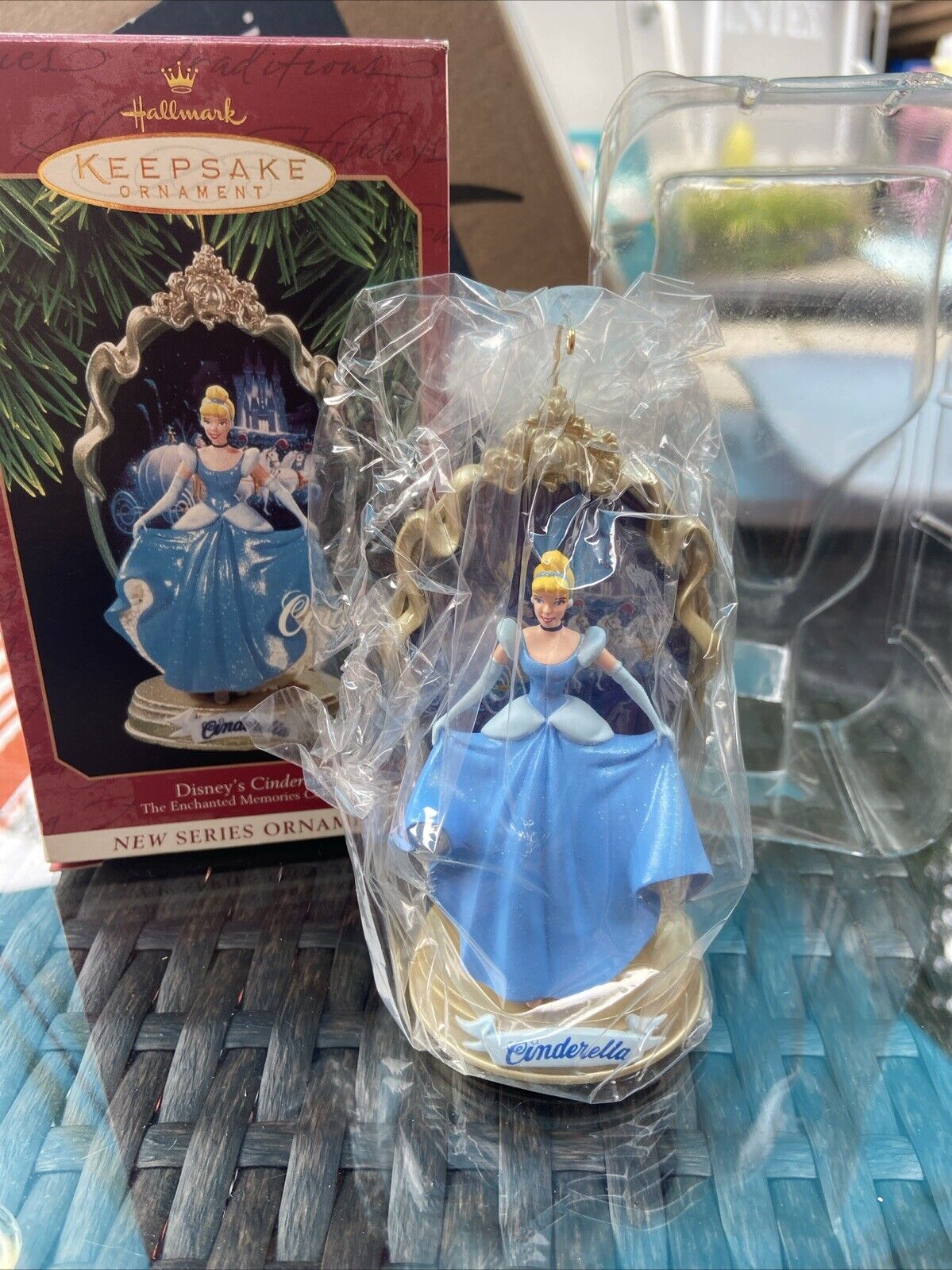 1997 Hallmark Keepsake Disney\'s Cinderella Enchanted Memories Ornament #1- **