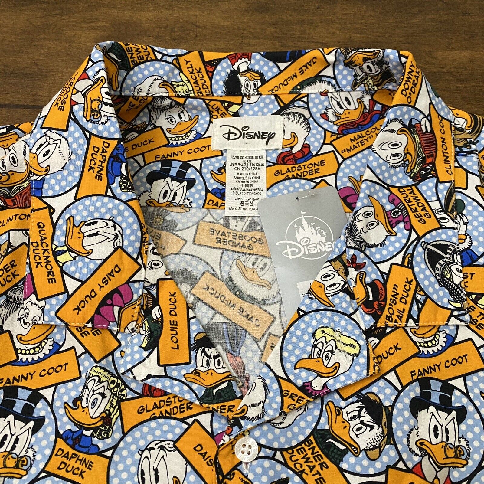 Disney Parks Donald Duck Family Button Up Camp Shirt Men's XXL NWT Yellow A37
