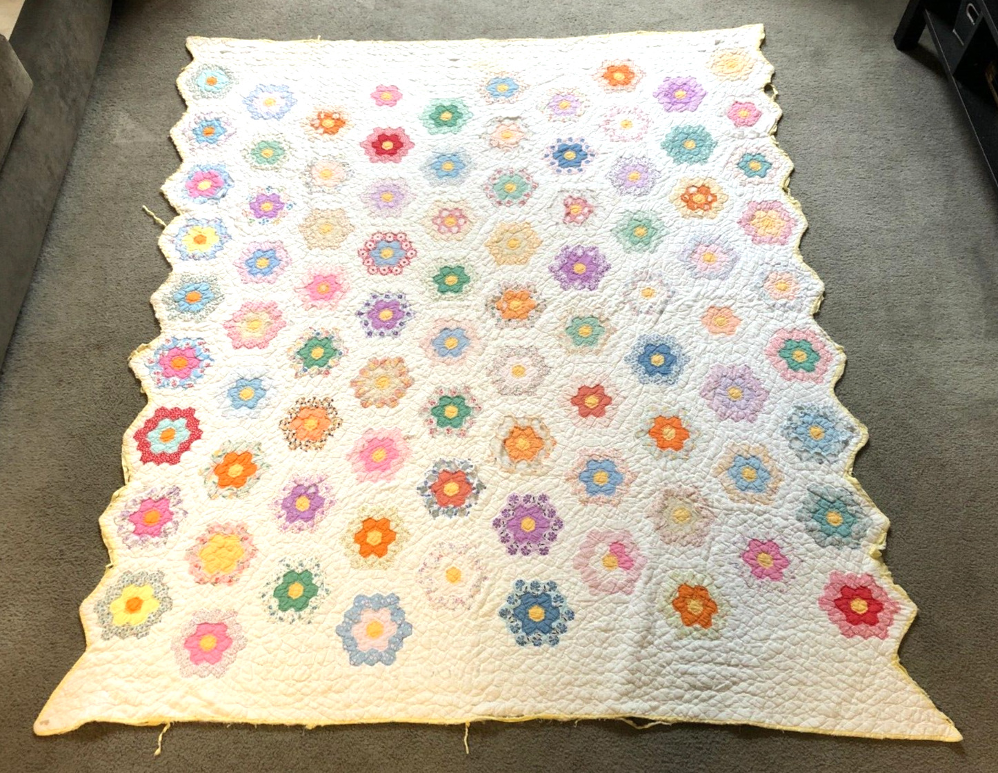 VTG Hand Made Sewn Hexagon Floral Pattern Bedspread Quilt - 76