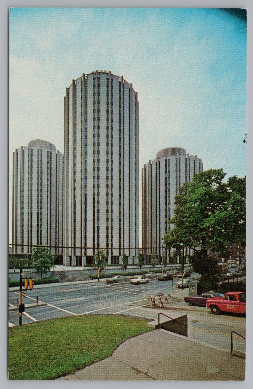 Postcard University of Pittsburg Pennsylvania The Litchfield Towers Residence