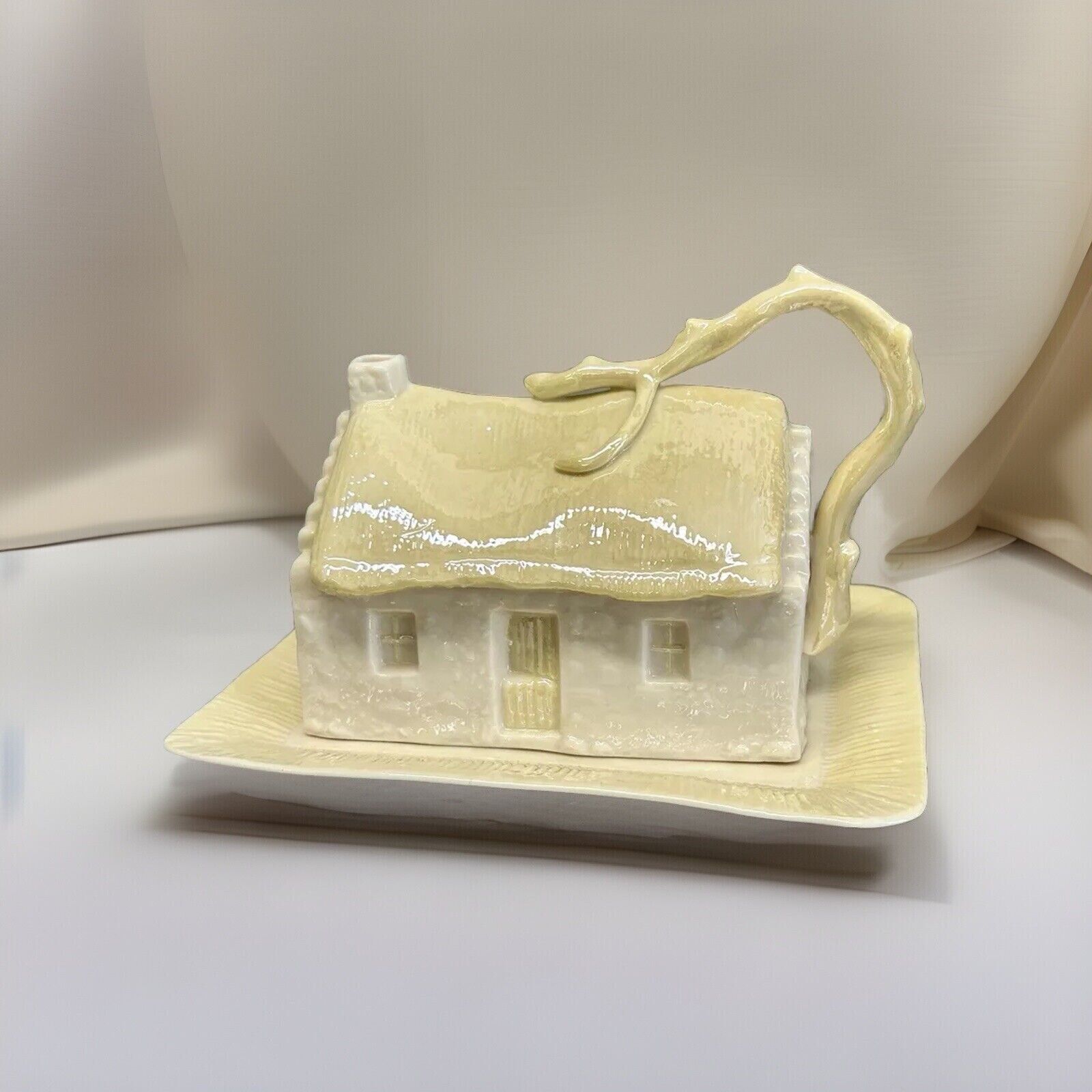 Vintage Belleek Ireland Butter Dish Country Cottage 5th Green Mark 1955-1965