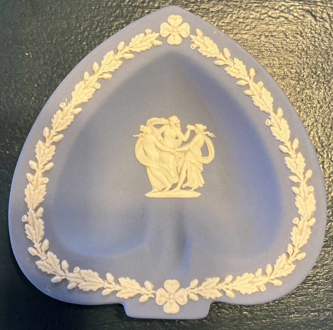 LOOK Wedgwood Jasperware Spade Shaped Blue Ivory Dish 4.5” Vintage