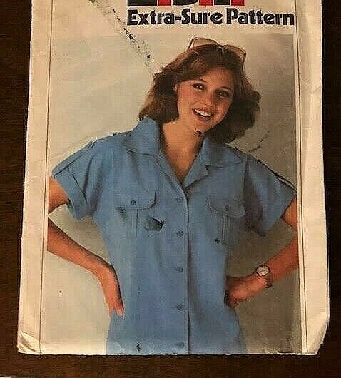 1970s Simplicity Pattern 8969 Womens Button Front Blouse Kimono Roll Tab Sleeves