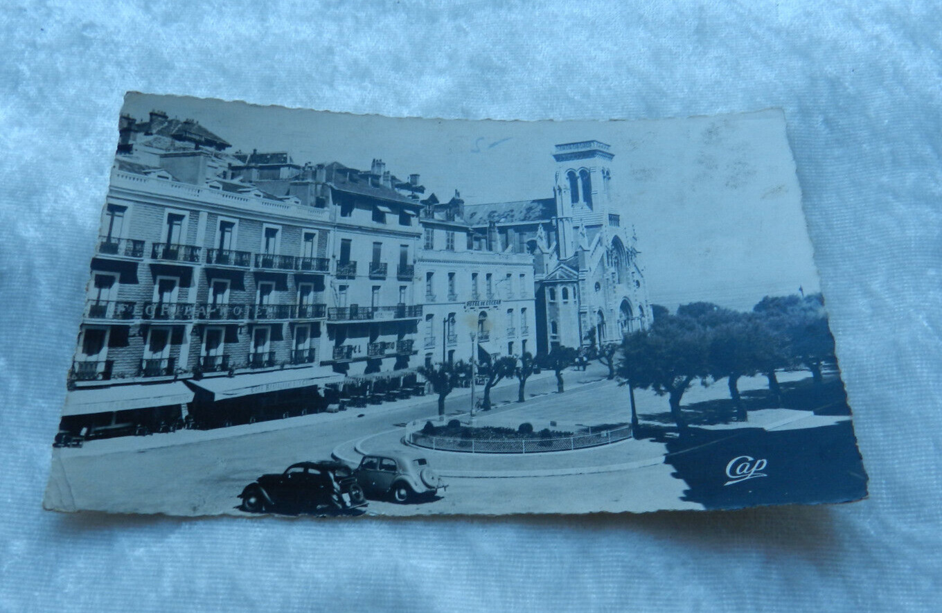 CPSM postcard Biarritz / Place Sainte Eugenie / old car