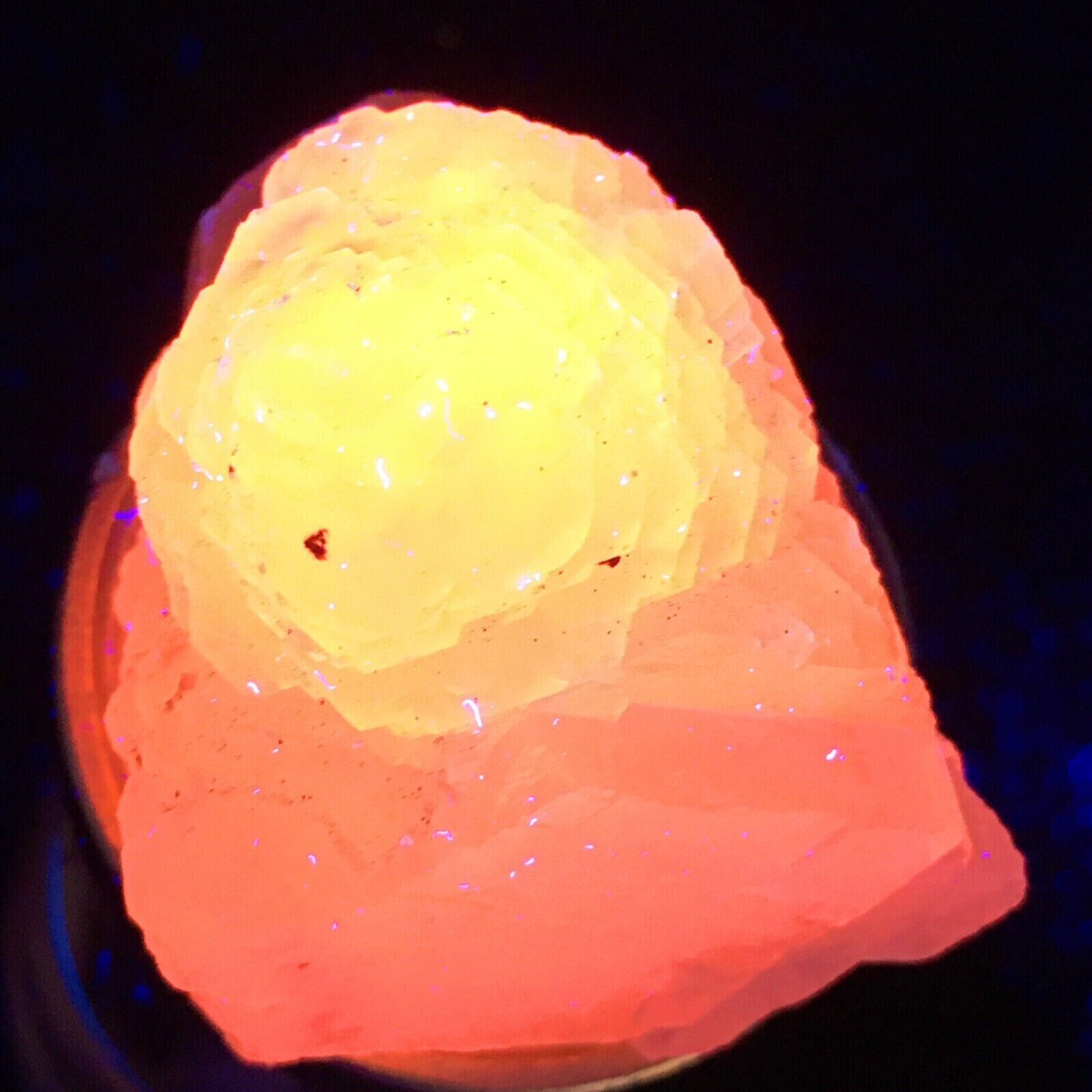 93g New product Naturally Rare Pink Fluorescent Benz Calcite comes from China