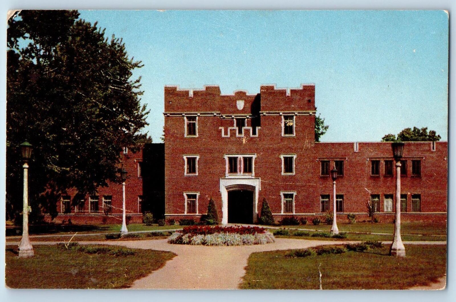 Iowa City Iowa Postcard The Quadrangle Residence For Men University Scene c1960s