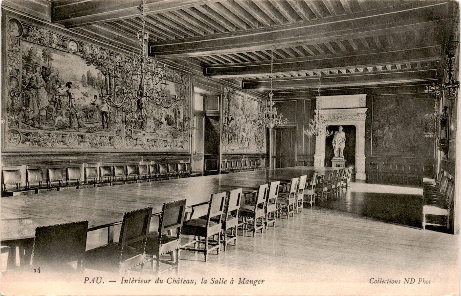 Vintage postcard: Interior of Château de Pau, addressed to Leon