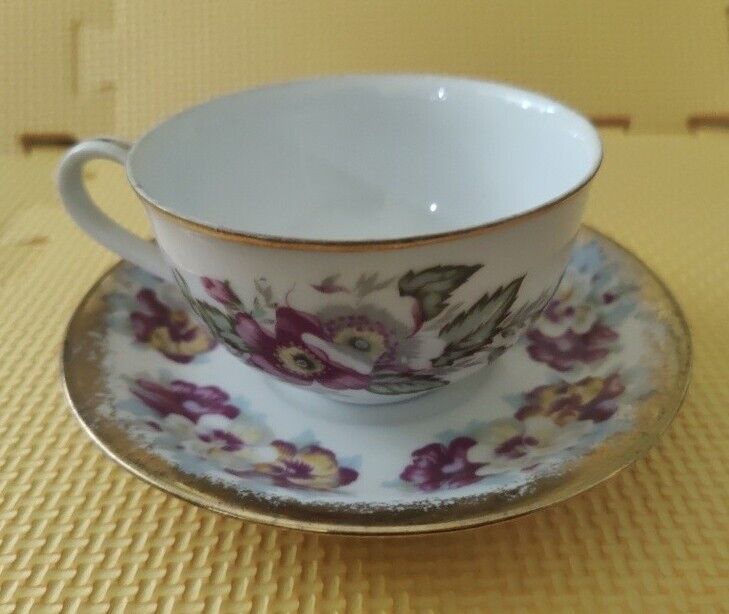 Vintage/Antique  Saucer & Kira China Japan Tea cup  Gold Trim