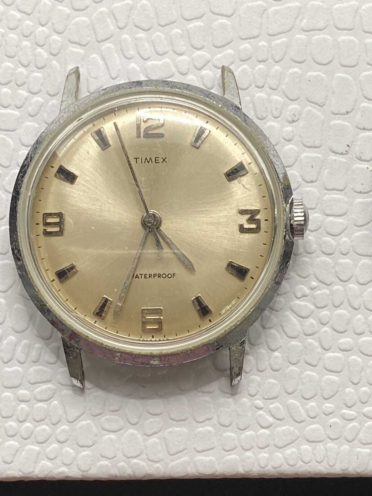 Vintage 1969 TIMEX Marlin Men Wristwatch with Linen Bezel, Silver Indices