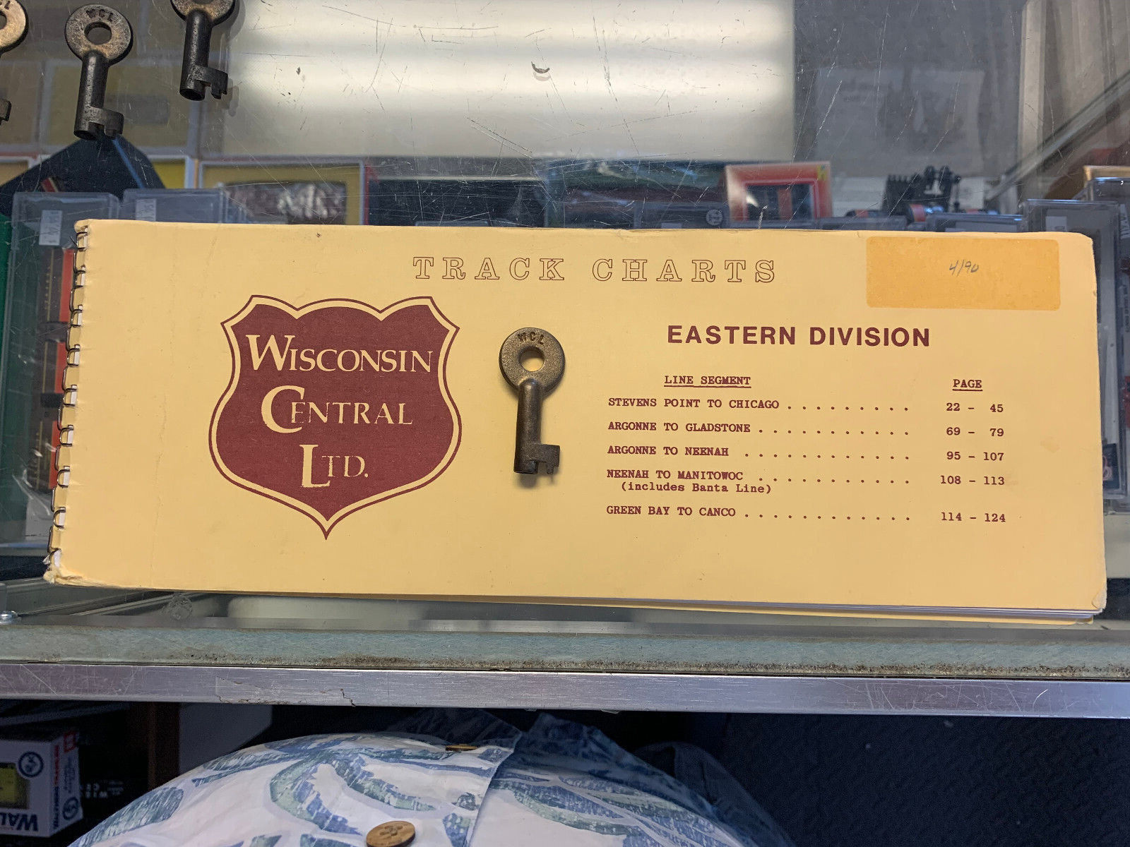 WISCONSIN CENTRAL LIMITED TRACK CHARTS EASTERN DIVISION 1990 WITH BONUS KEY.