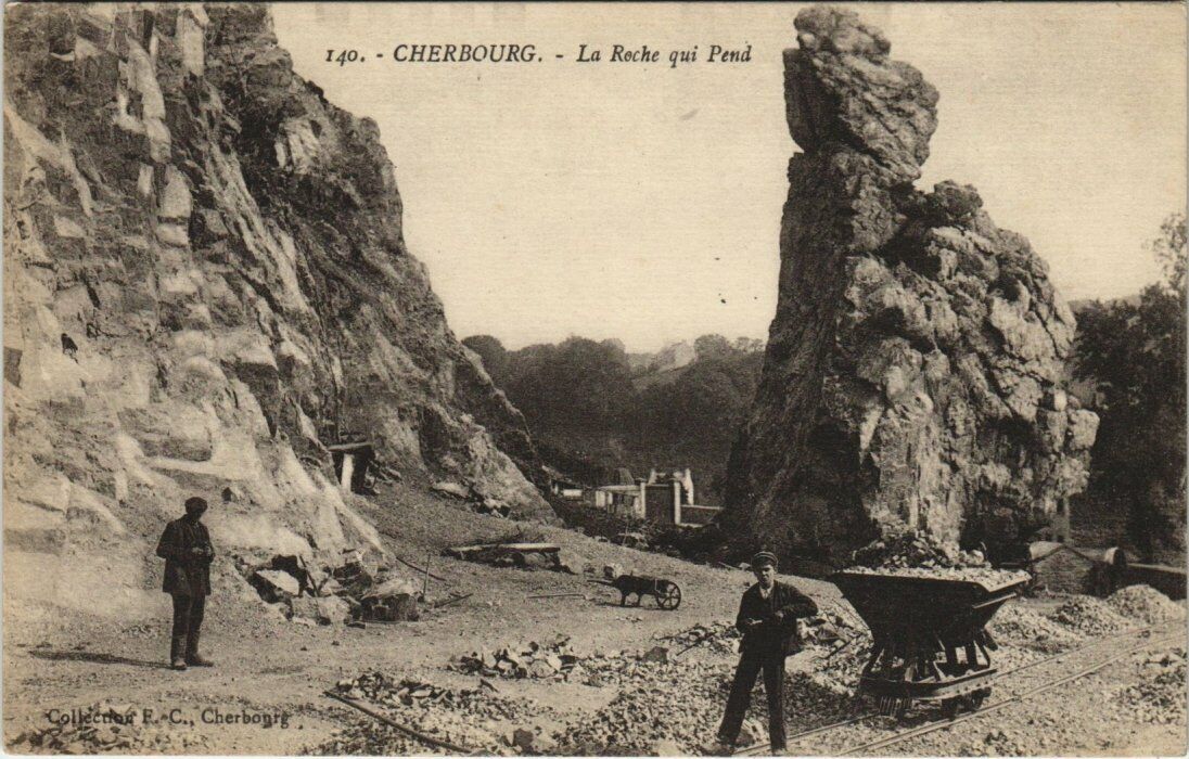 CPA CHERBOURG - La Roche qui Pend (128076)