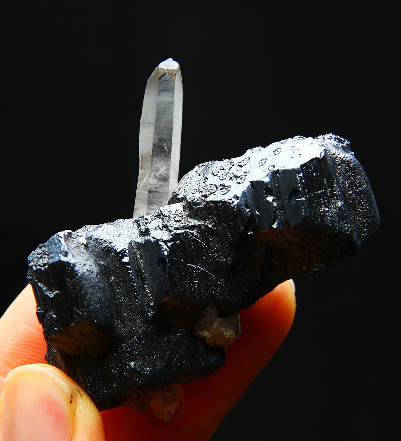 132 grams is rare Natural (wheel ore) symbiotic crystal specimen/China