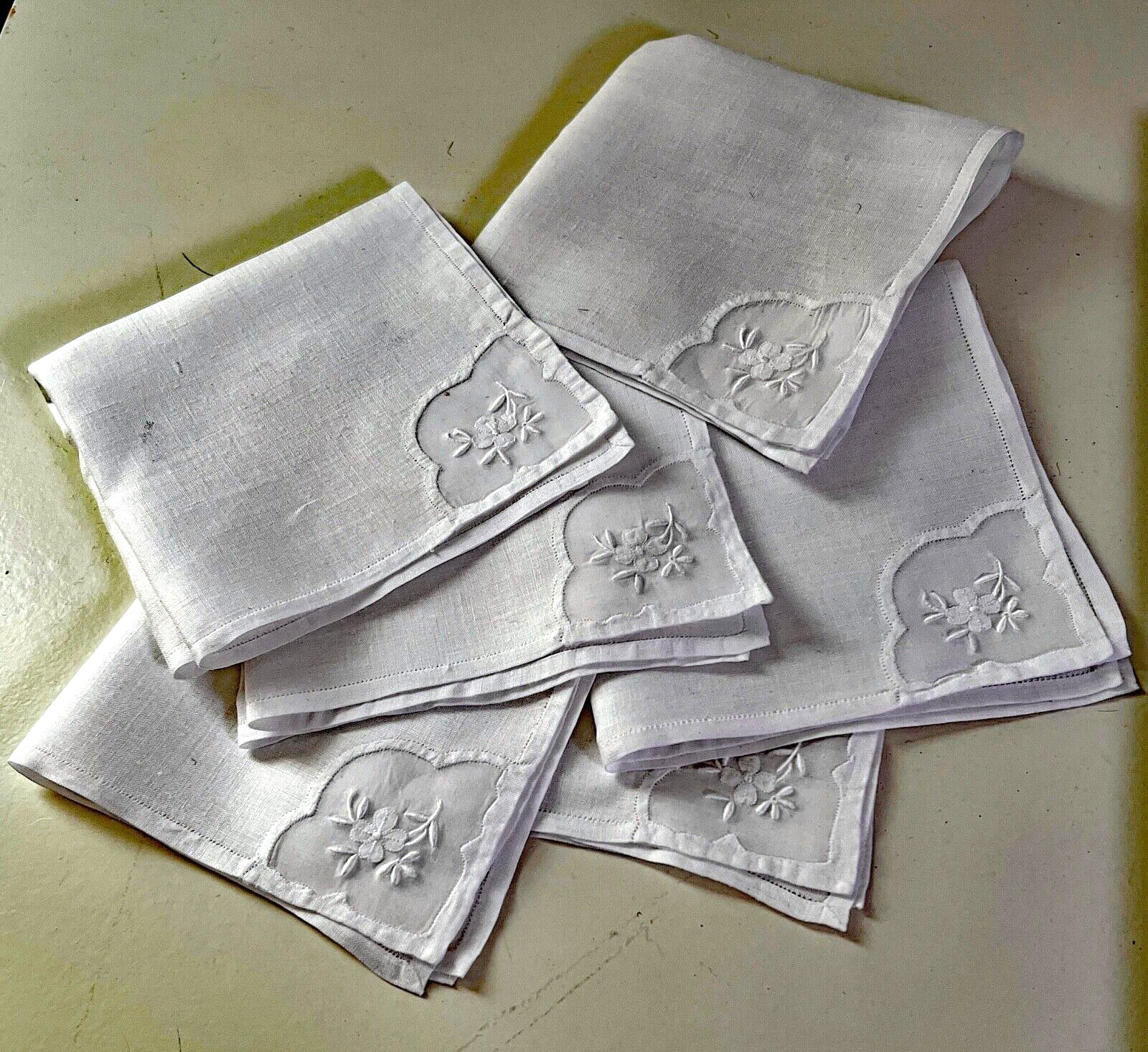 6 Vintage Madeira Linen Hand Embroidered Cocktail Luncheon Napkins  ZZ131