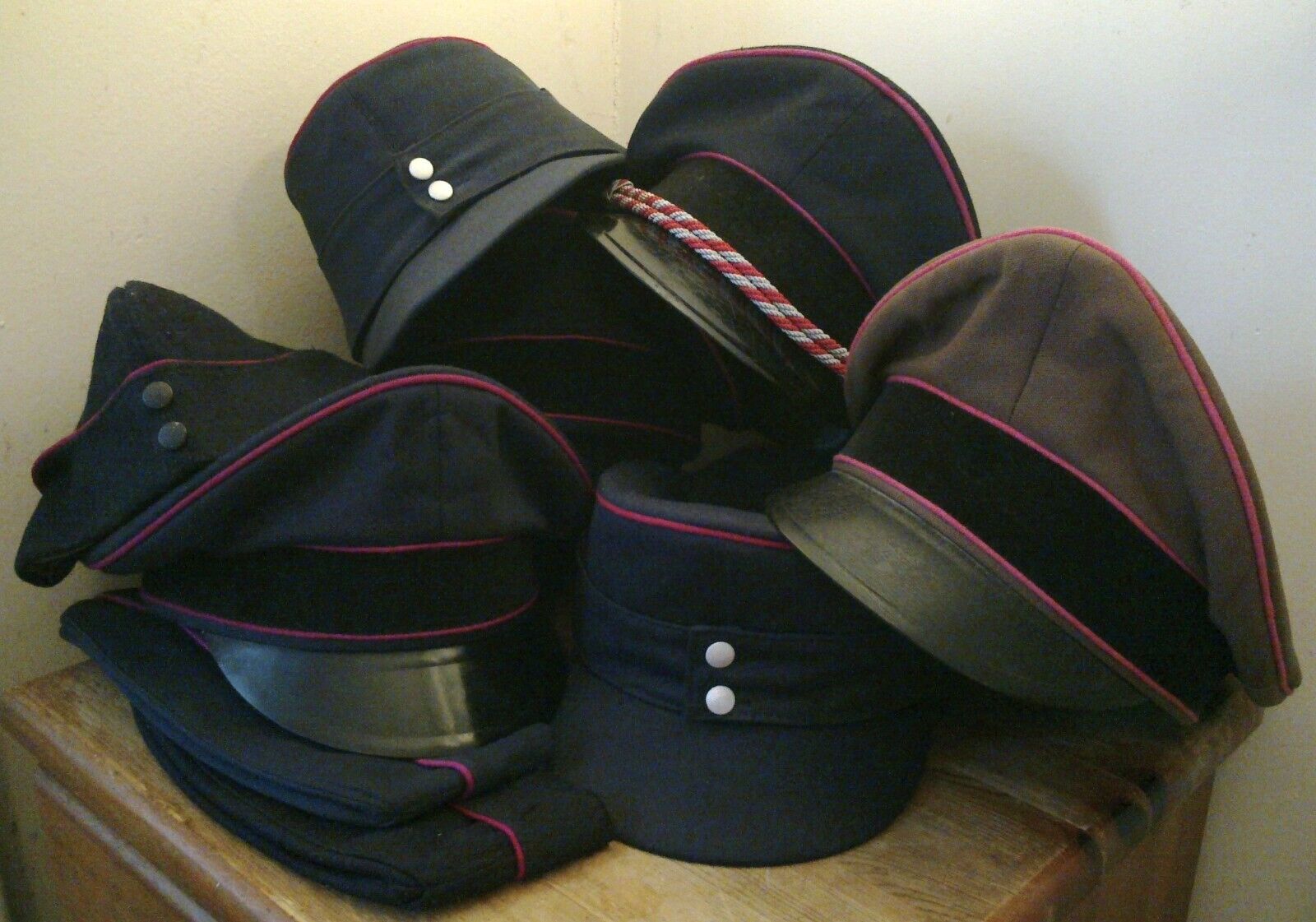 *Job Lot* Original German Schirmmütze /Schiffchen/ Mütze /Uniform/ WW2 Helmet \'s