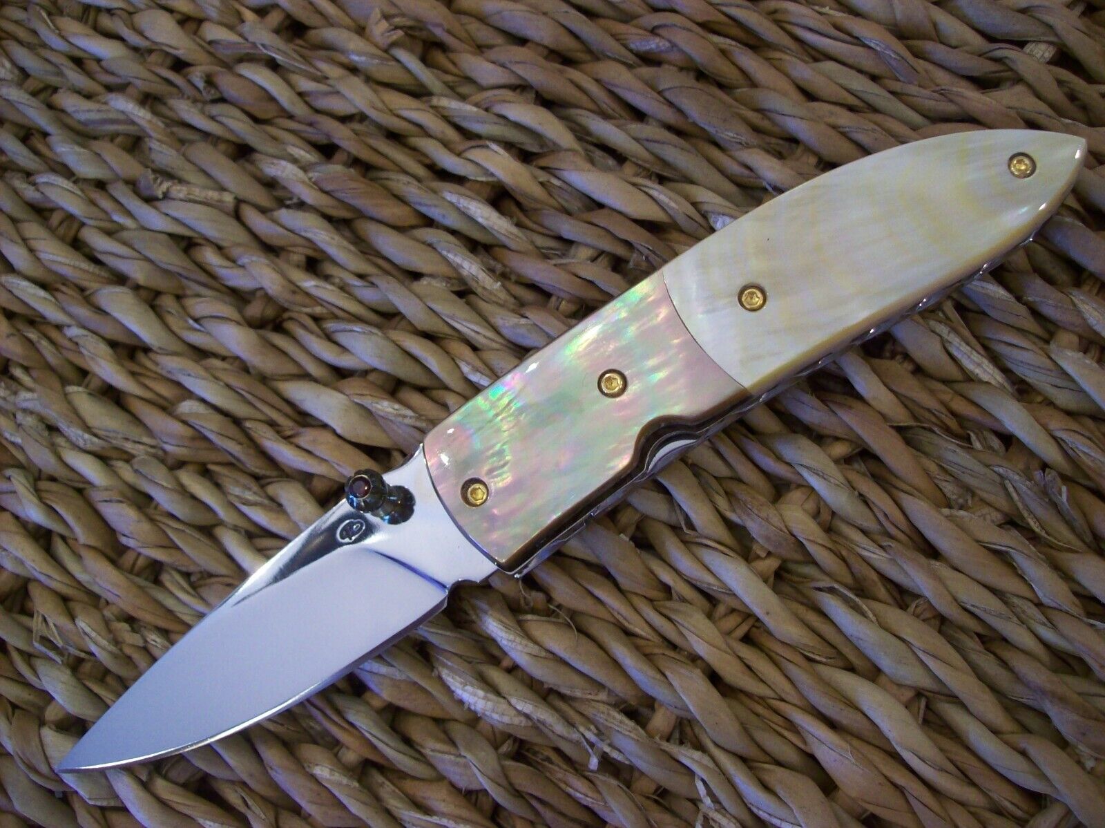 CUSTOM THAILAND KNIFE / BLACK MOTHER OF PEARL / PENGUIN WING OYSTER / NEW 2018