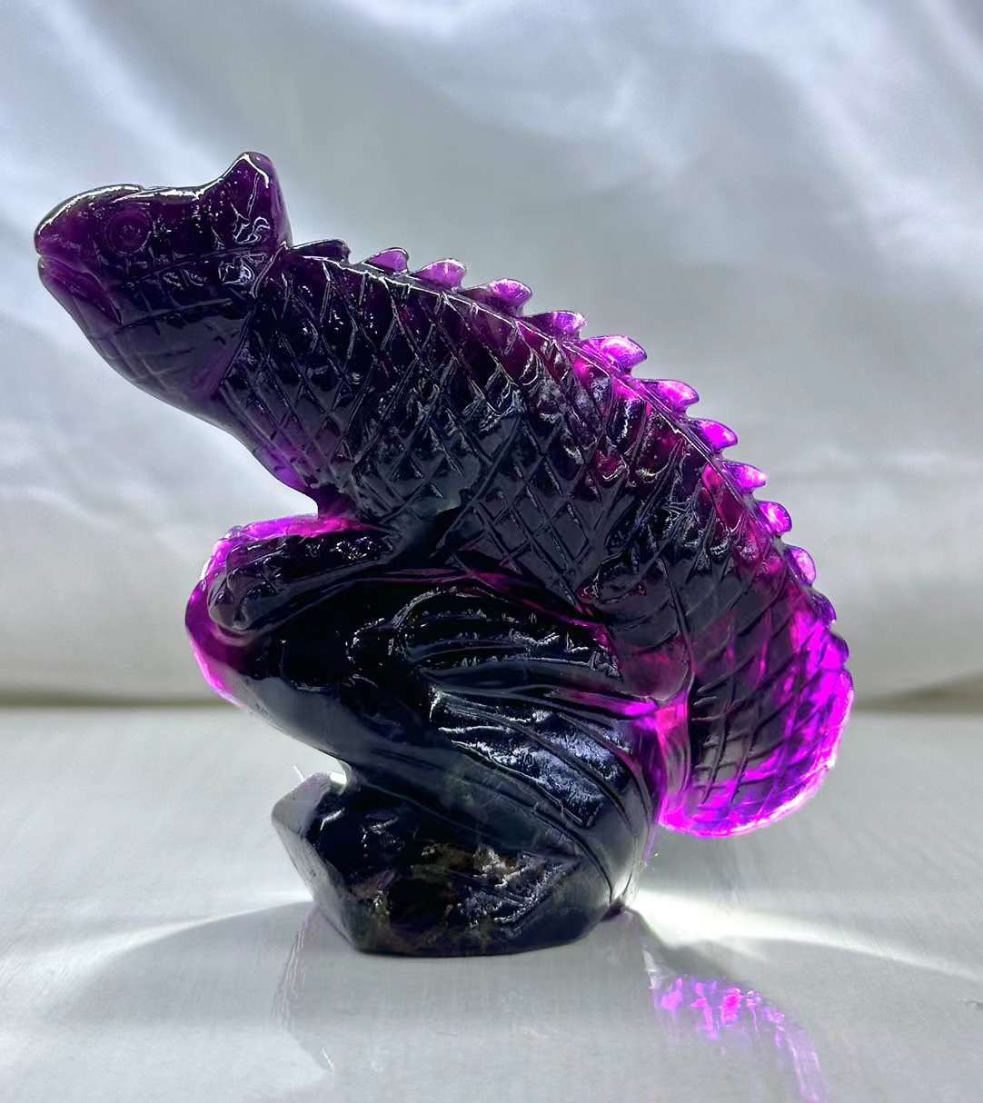 Natural Imperial purple fluorite lizard 🦎 chameleon ornament  Random 1PC