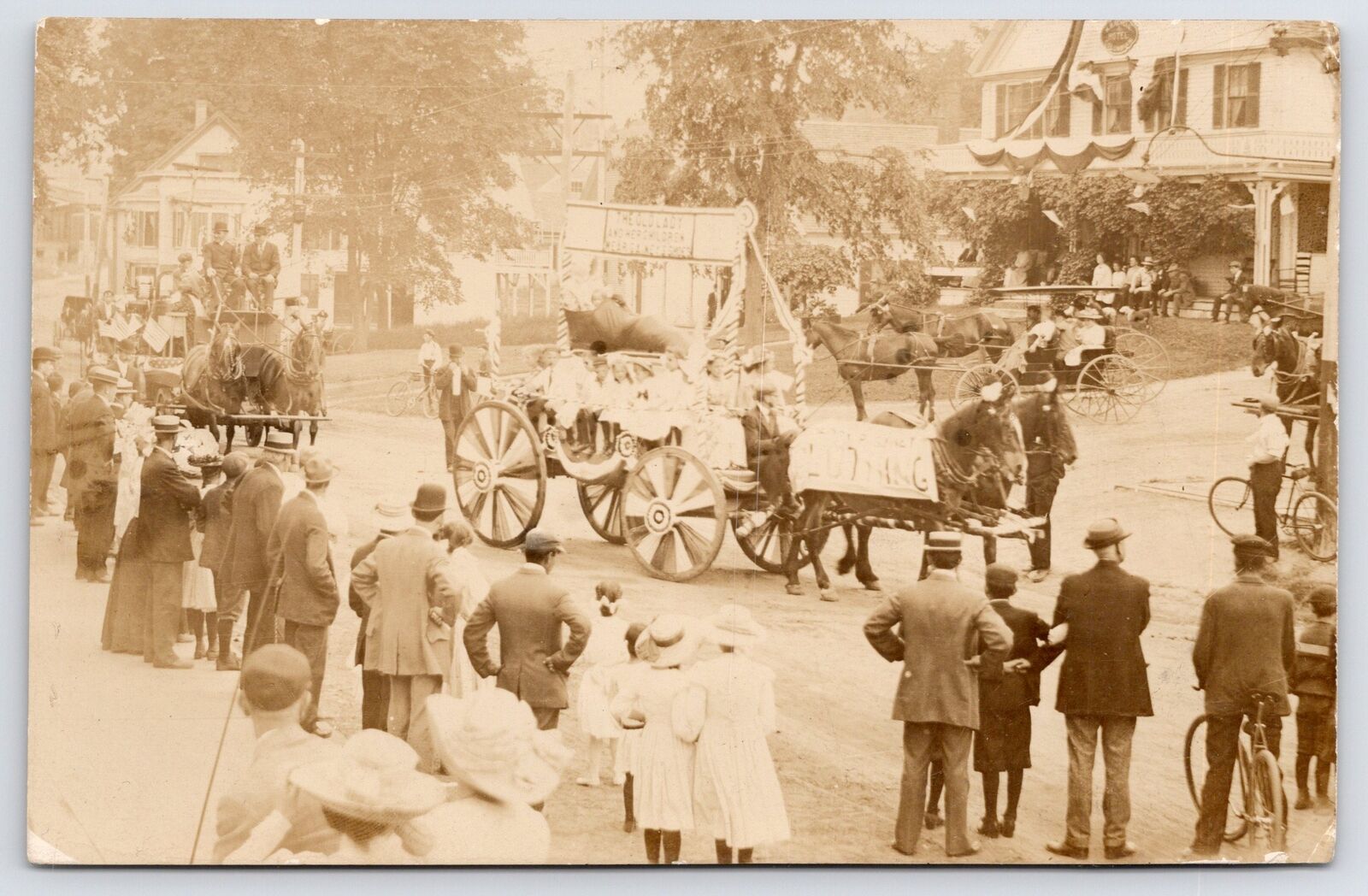 Greenville~Gainey Shoes Float~Parade Past Columbian Hotel~Duclos Manchester RPPC