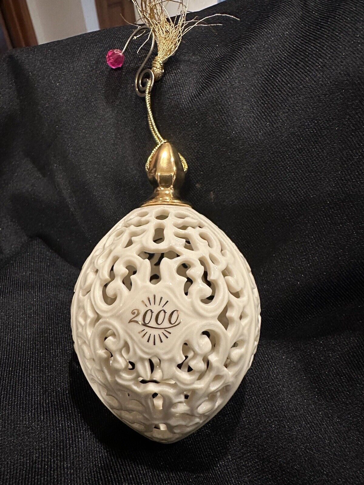 Lenox China 2000 Filigree Oval Ball Ornament