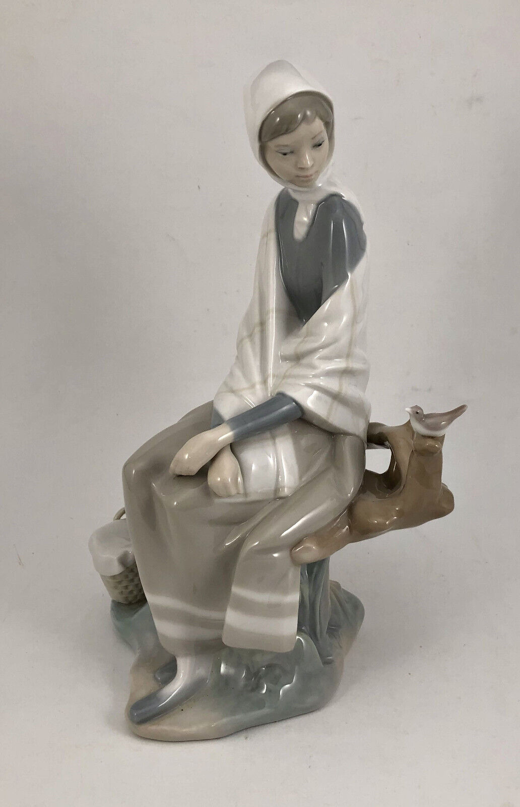 LLADRO New Shepherdess #4576 Porcelain Figurine