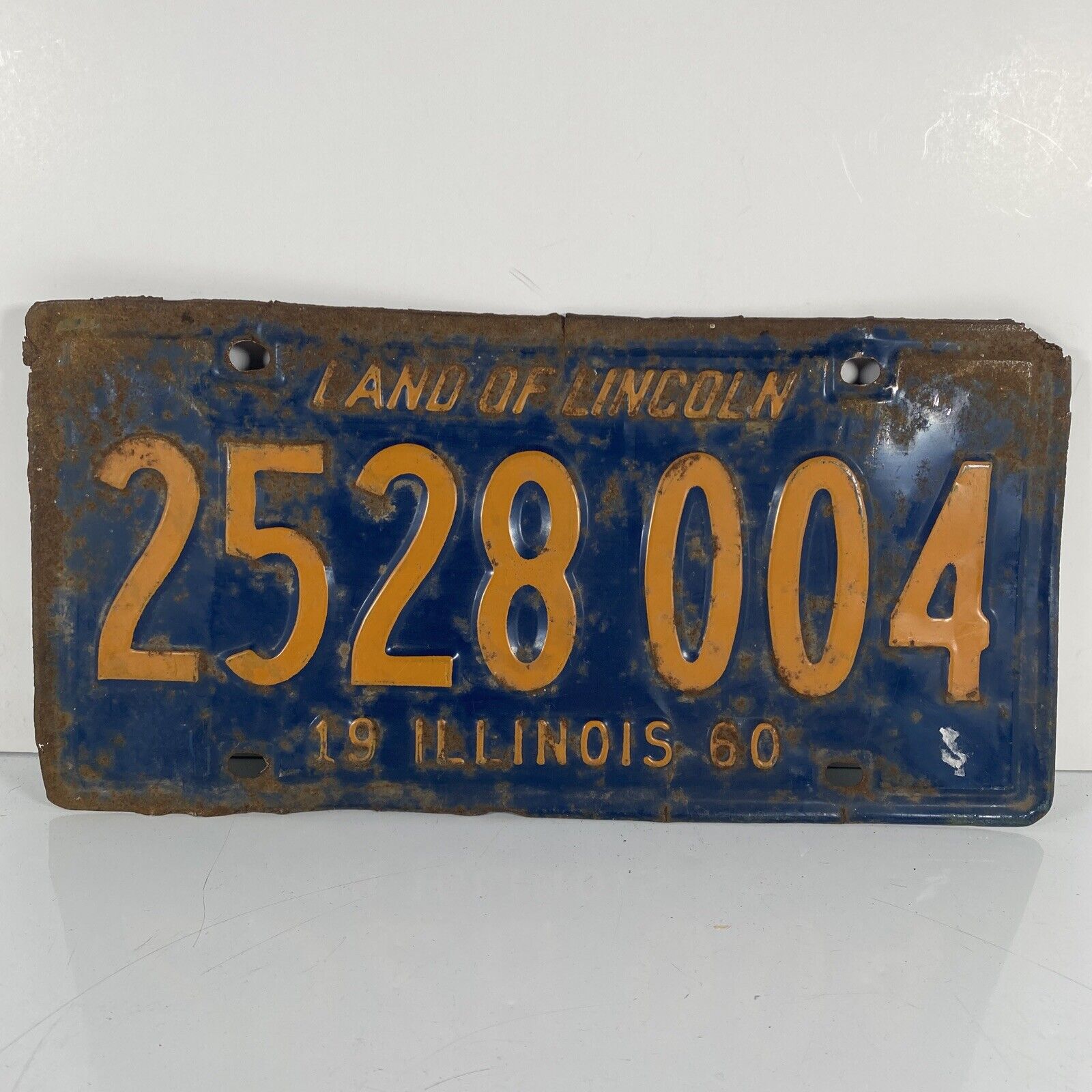 Illinois 1960 License Plate Land Of Lincoln 2528 004 Vintage Collectible