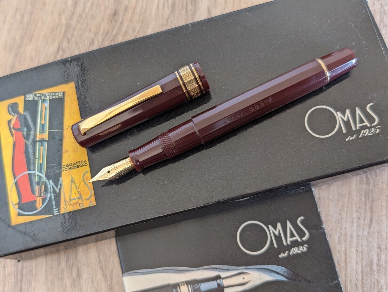 OMAS 555-F Small Piston Fill Fountain Pen - Gold 18K-750 (F) Nib - NOS