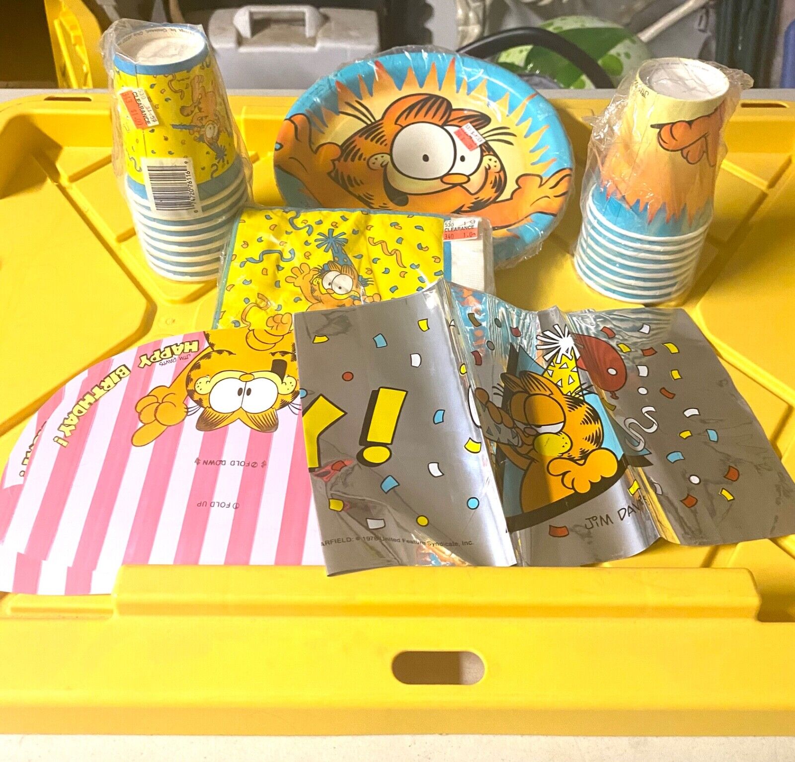 Vintage Garfield Party items - new   80s Retro