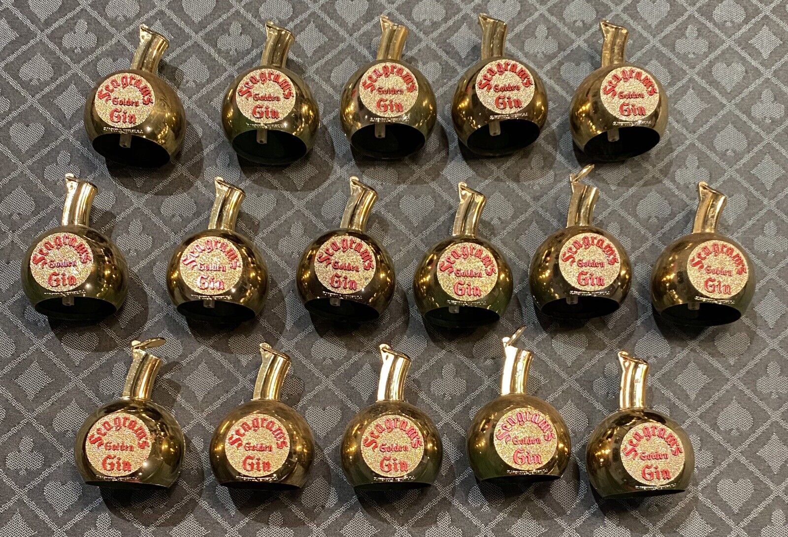 Lot 16 Vintage Seagram\'s Golden Gin Plastic Bottle Stopper Pourer Spouts