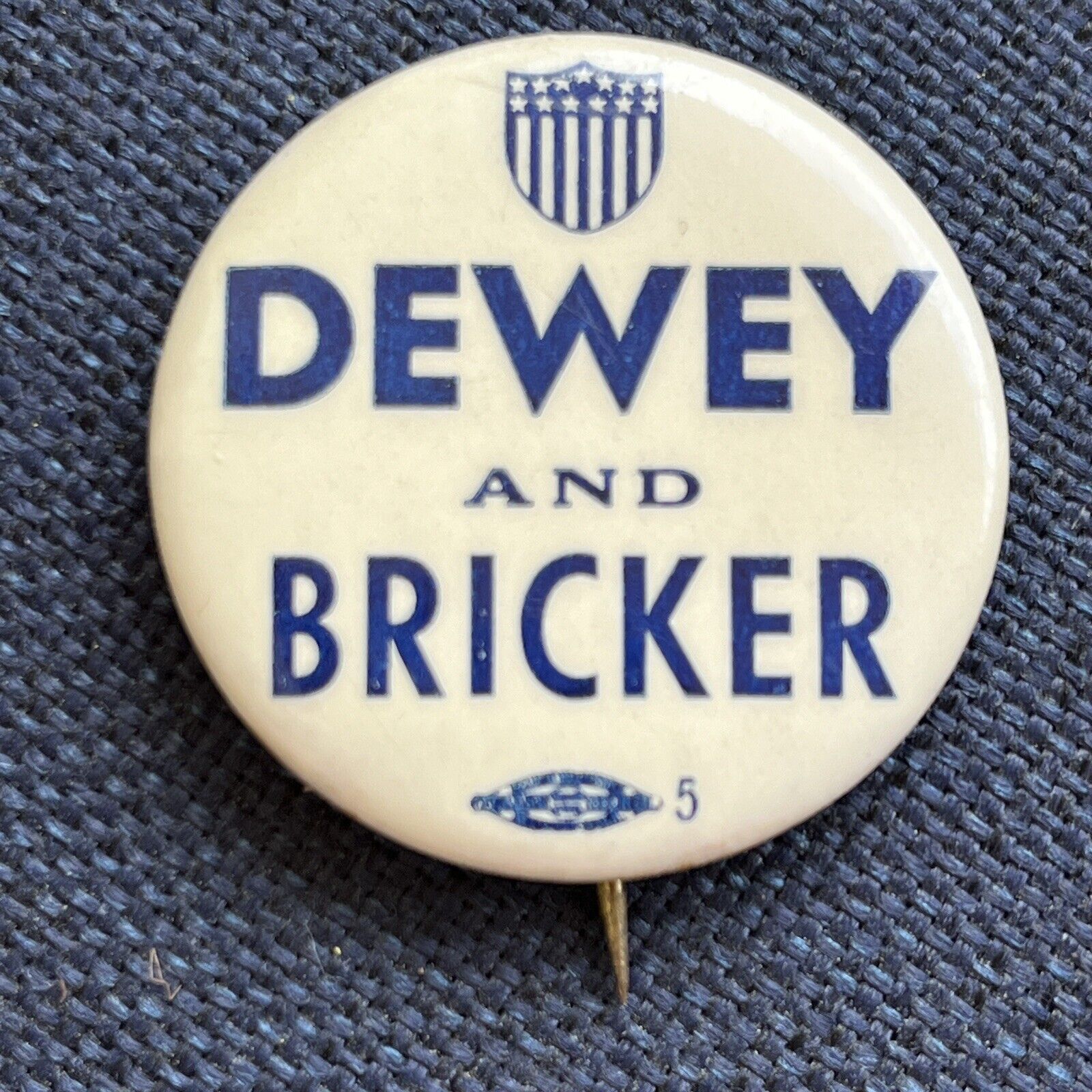 Vintage Original Dewey Bricker Crest Campaign president Button Pinback RARE