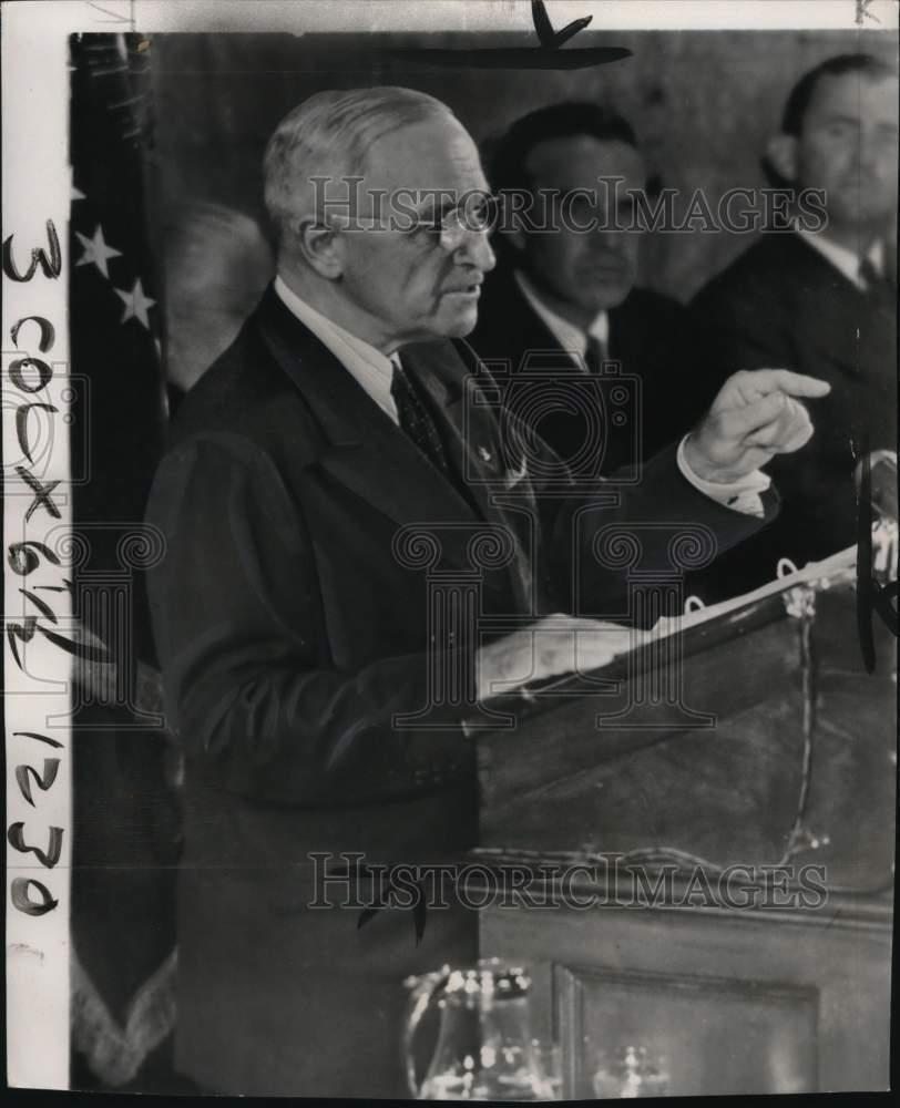 1950 Press Photo President Harry Truman speaks in San Francisco, California