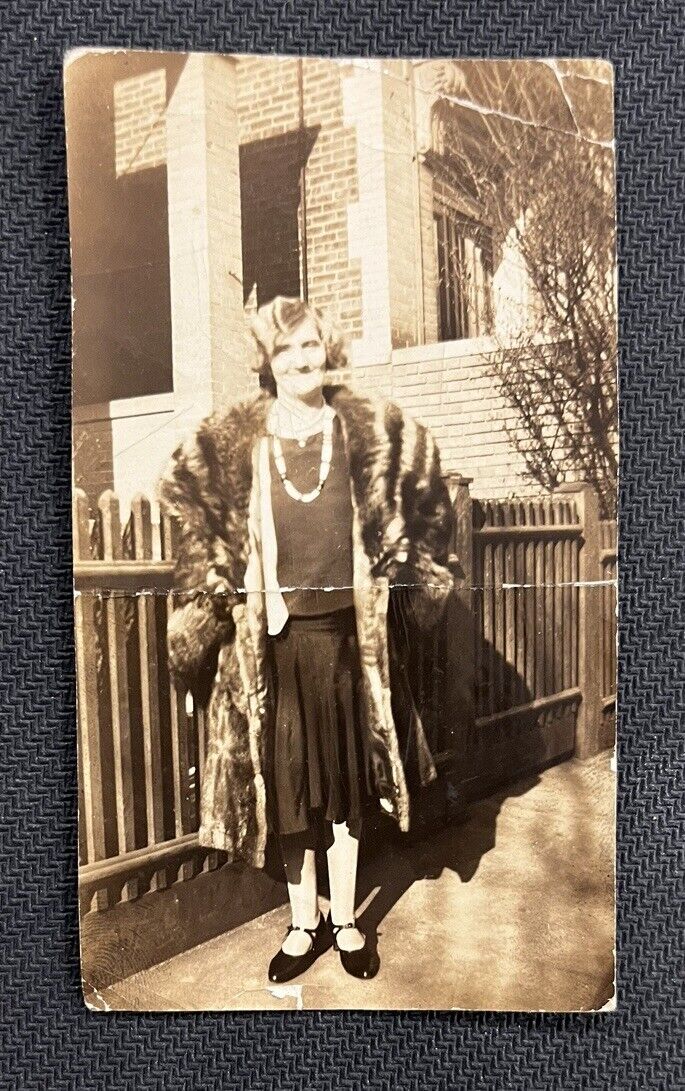 FOUND VINTAGE PHOTO PICTURE Woman Poaing In Fur Coat —- CREASES