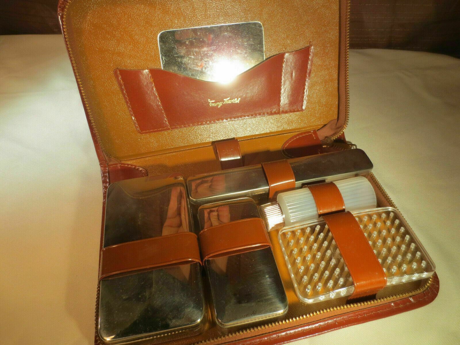 Vintage Tommy Traveler Men\'s Vanity Set in Brown Leather Zipper Case