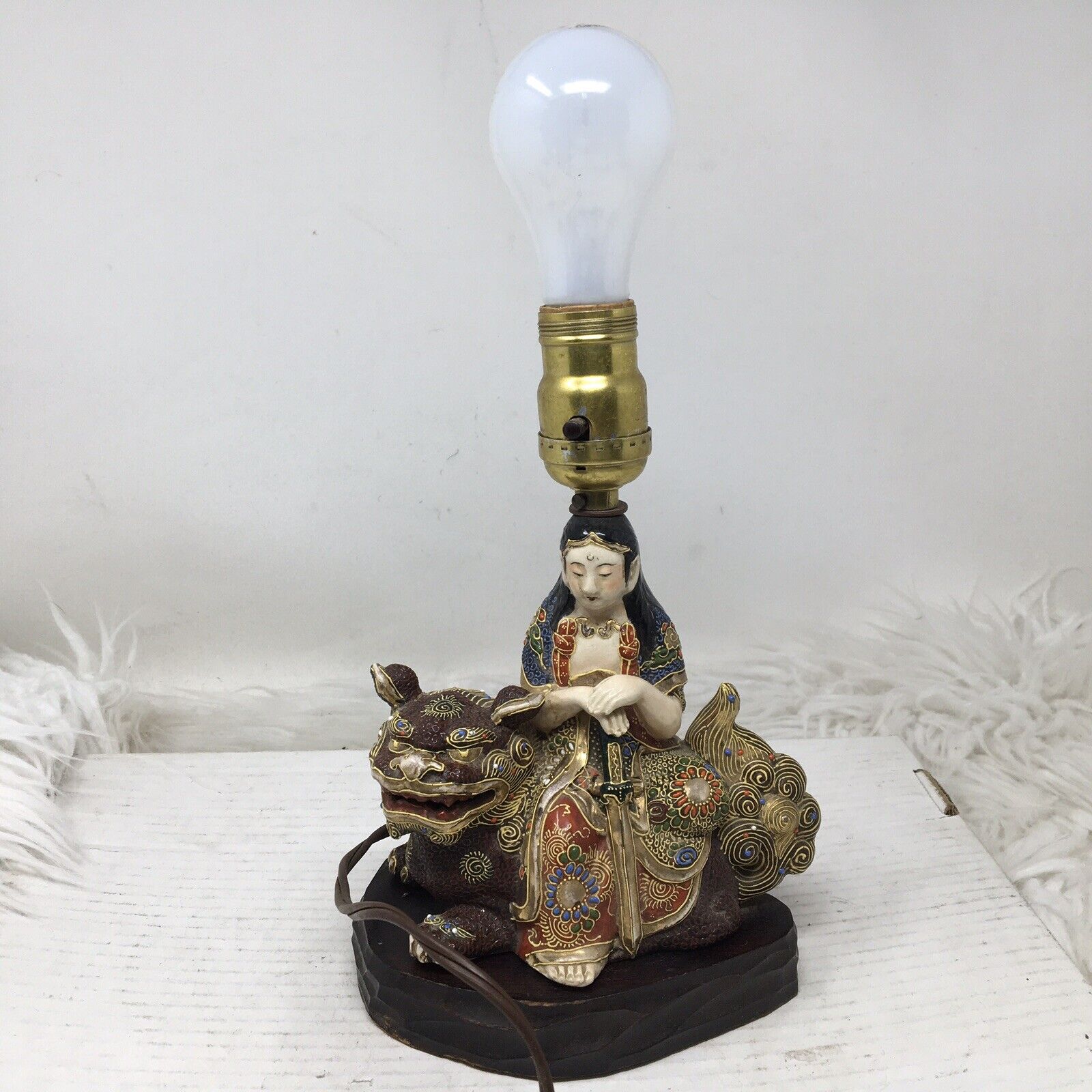 Porcelain Kwan-Yin Sitting On Foo Dog Lamp Moriage Satsuma Style Asian 13”Hx6.5”
