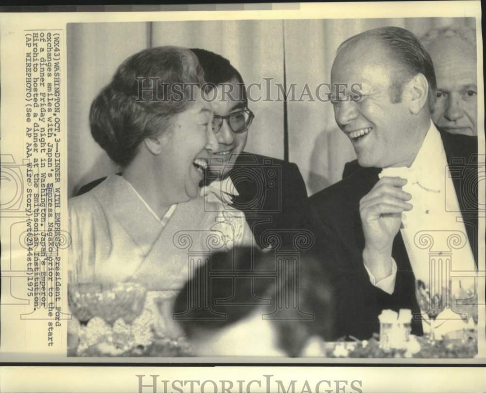 1975 Press Photo President Ford and Empress Nagako at Smithsonian dinner
