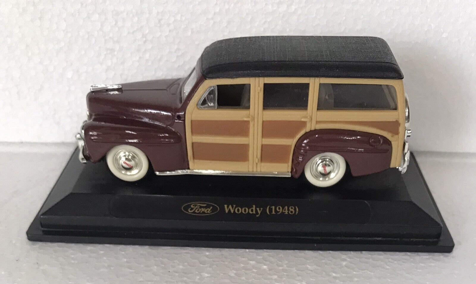 Ford 1948 Woody Miniature Car