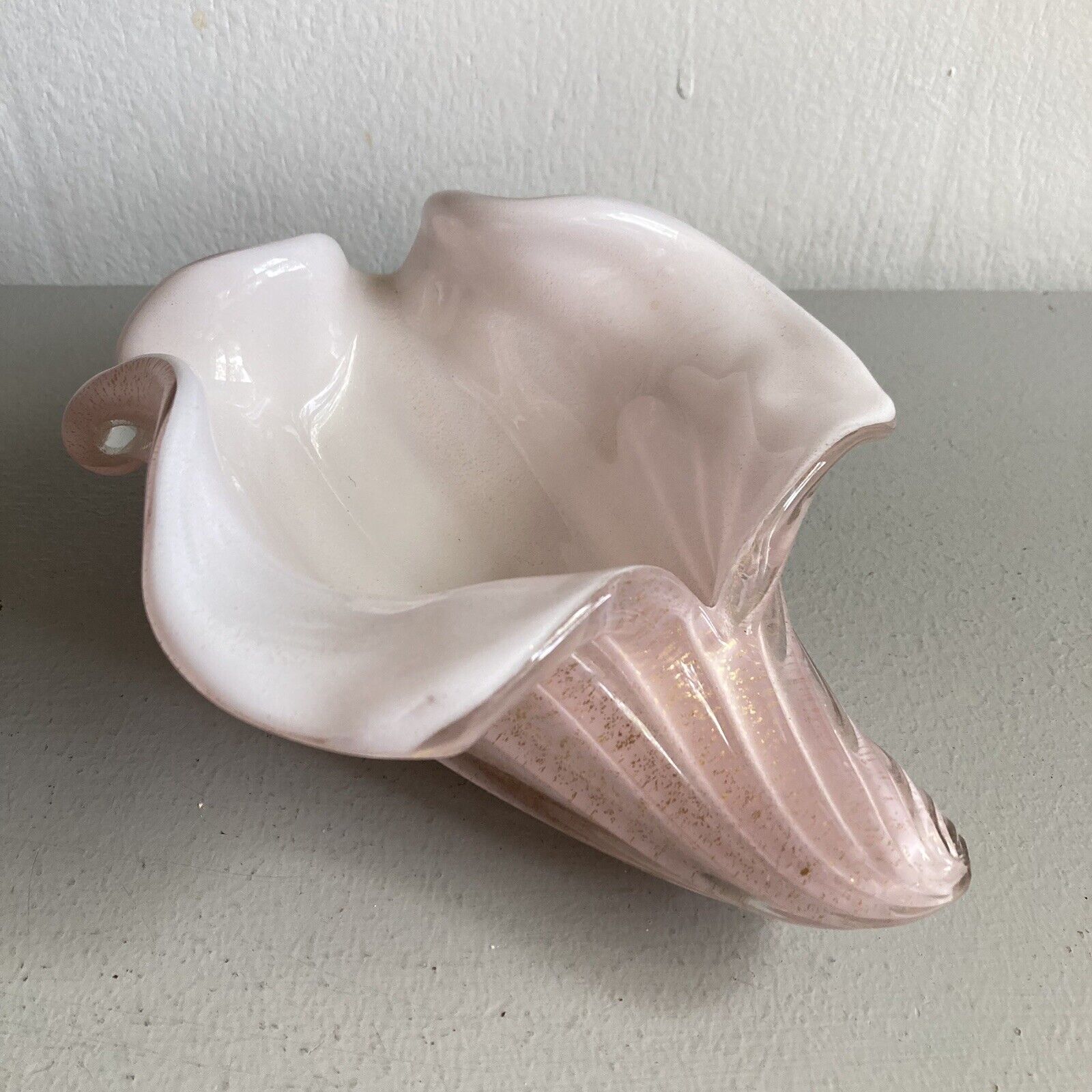 Murano Italian Art Glass Sea Shell Pink Gold Aventurine Vintage Retro MCM Bowl