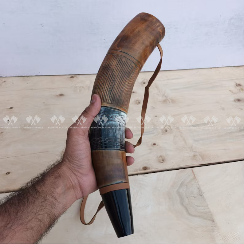 Handcrafted Viking War Horn: 15\
