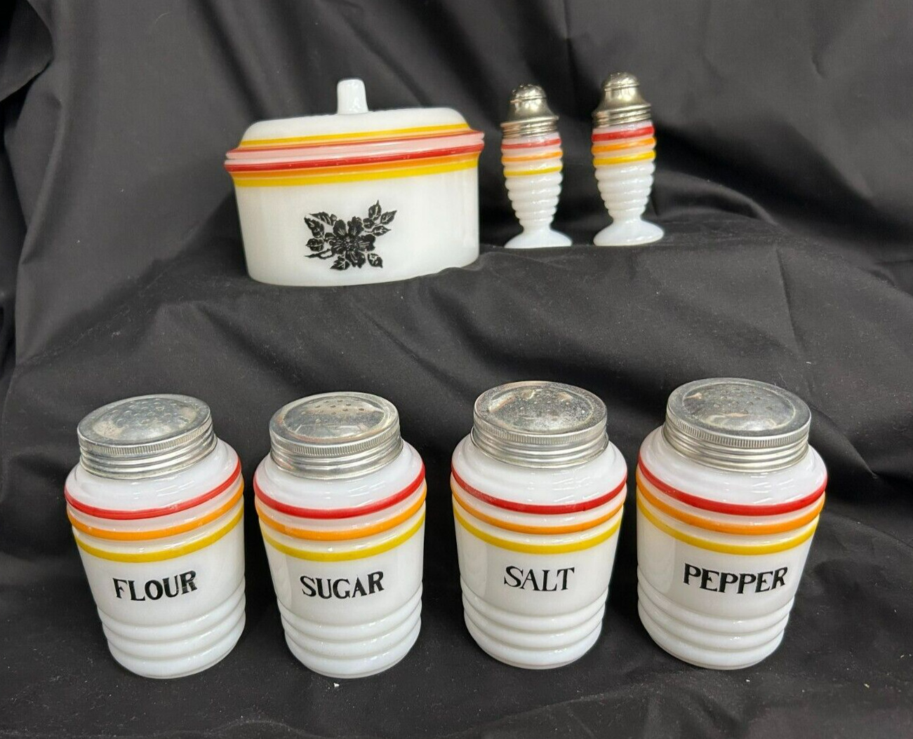 Rare Vintage Anchor Hocking Striped Range Top Shakers And Covered Bowl 1930\'s