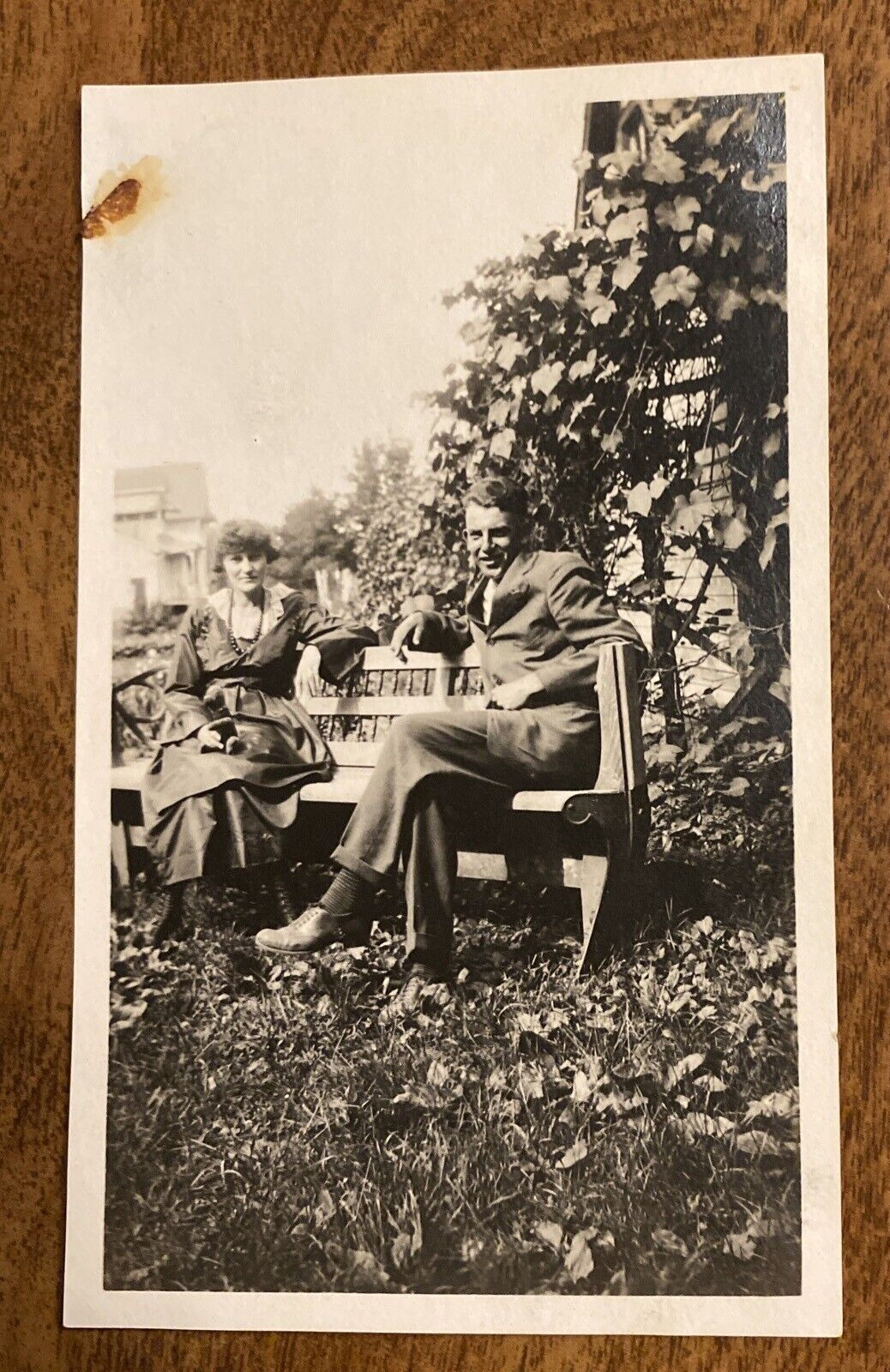 1910s-1920s Man Woman Sitting on Bench Fashion Lady Gentleman Real Photo P10p13