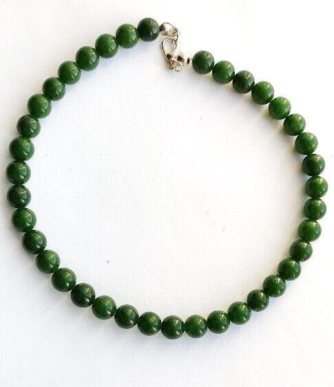 Beauiful and sexy green jade beads necklace