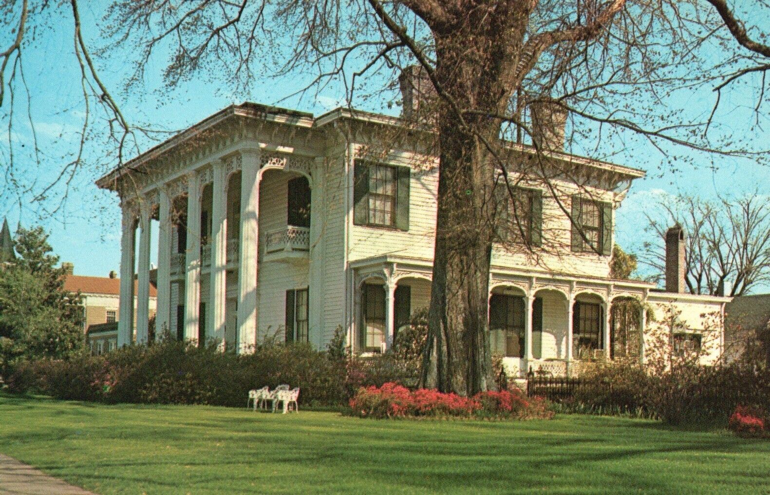 Postcard MS Columbus Mississippi Shadowlawn Unposted Chrome Vintage PC H874