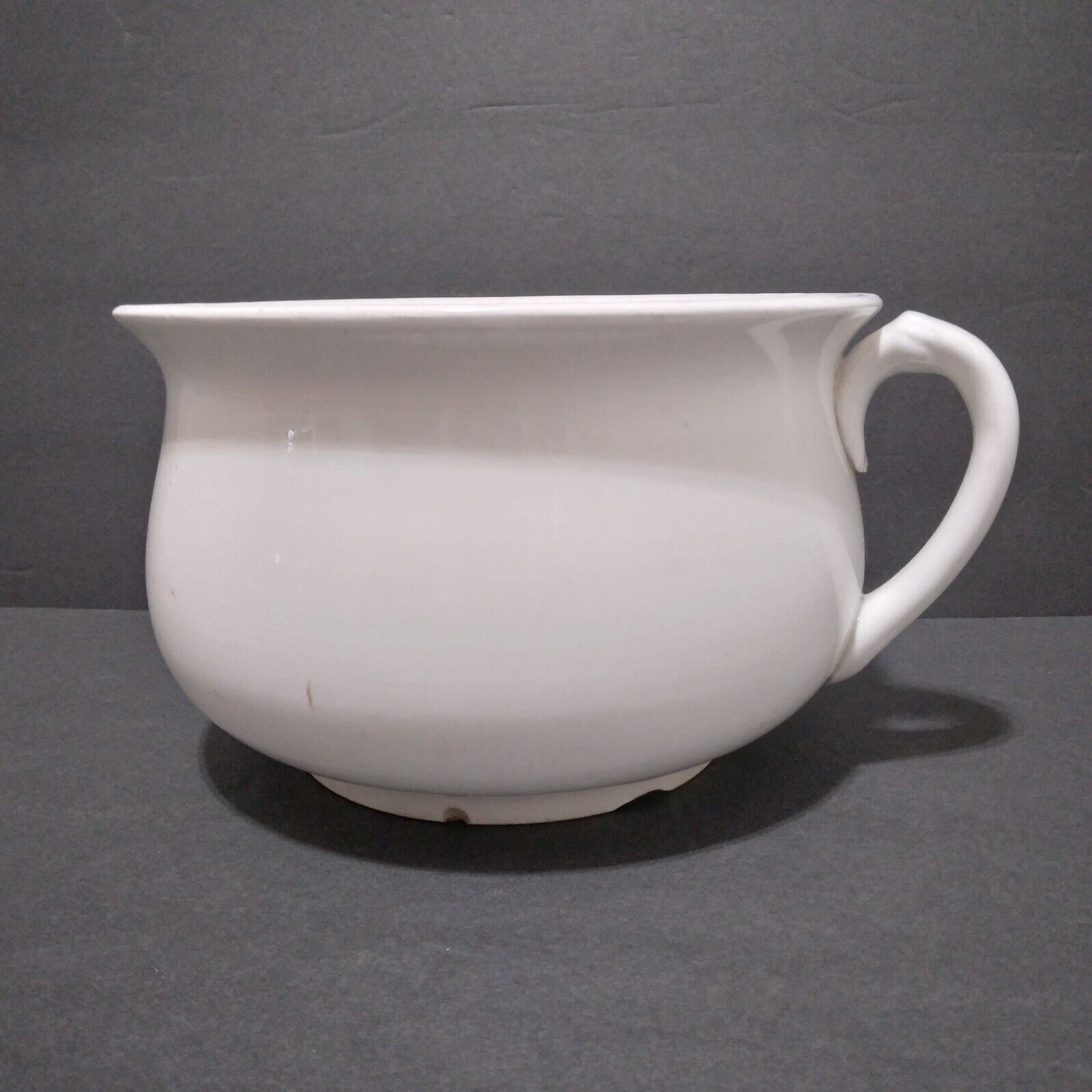 Vintage White Classic Chamber Pot The S. P. Co. Porcelain Chamberpot 8.5\