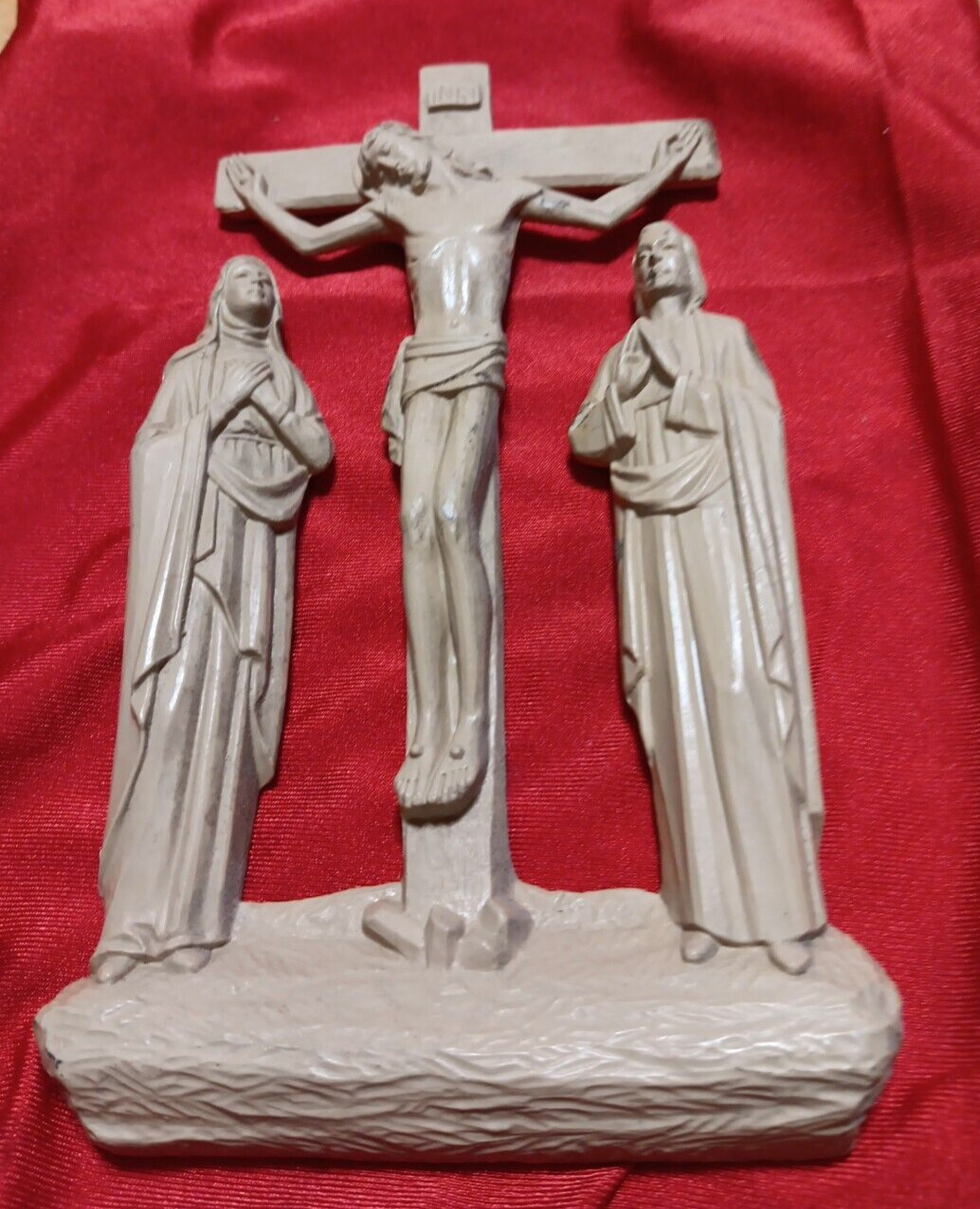 VINTAGE JESUS ON CROSS Mary &Joseph MOLDED PLASTIC RESIN Catholic Crucifix 1960s