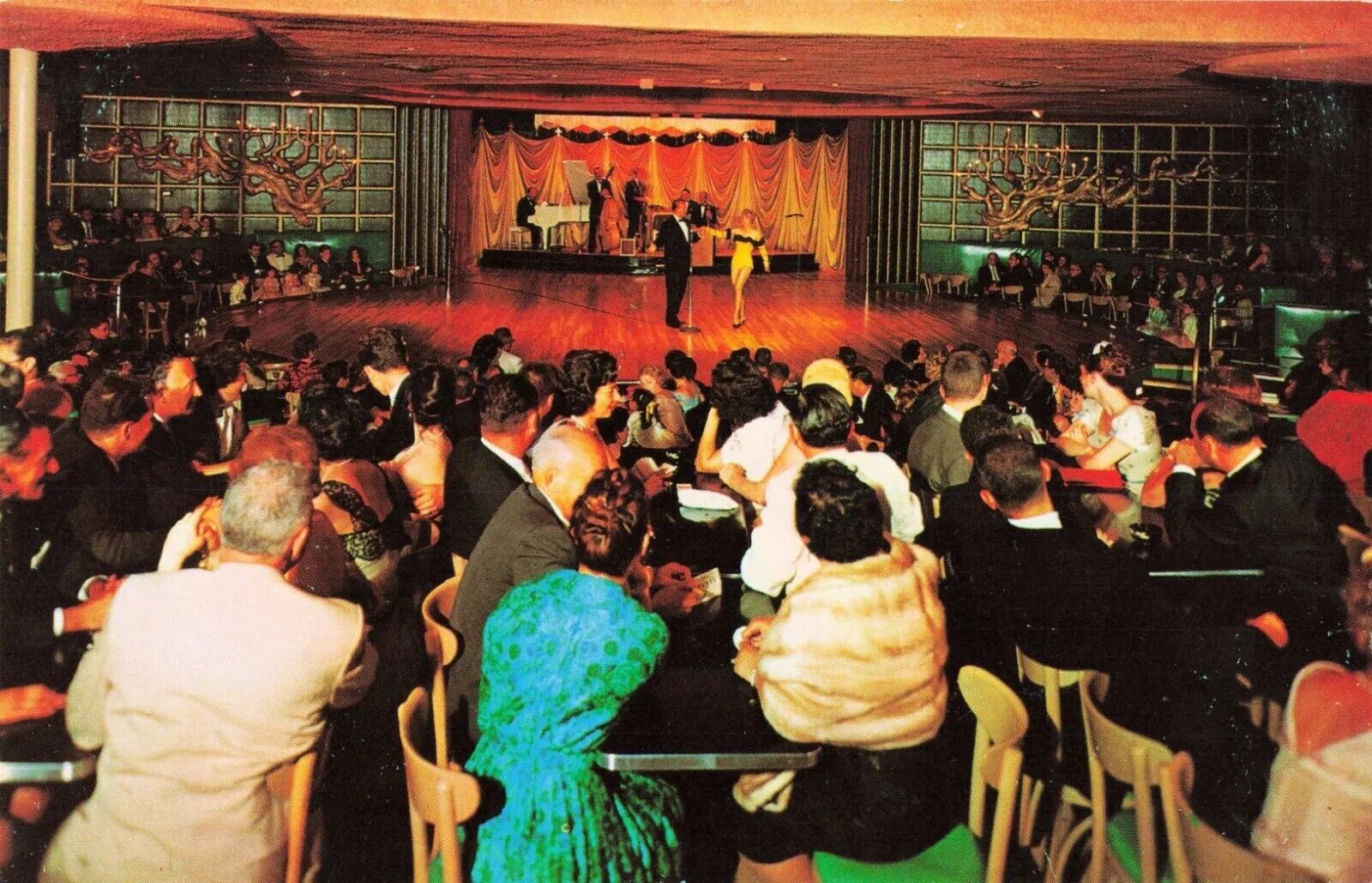 Hotel Evans Theatre Nite Club on Lake Evans, Loch Sheldrake New York NY Postcard