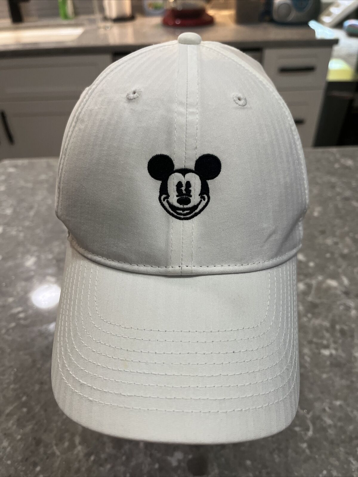 Disney Nike Legacy91 Golf Hat Cap White Dri-Fit Mickey Mouse Adult Adjustable