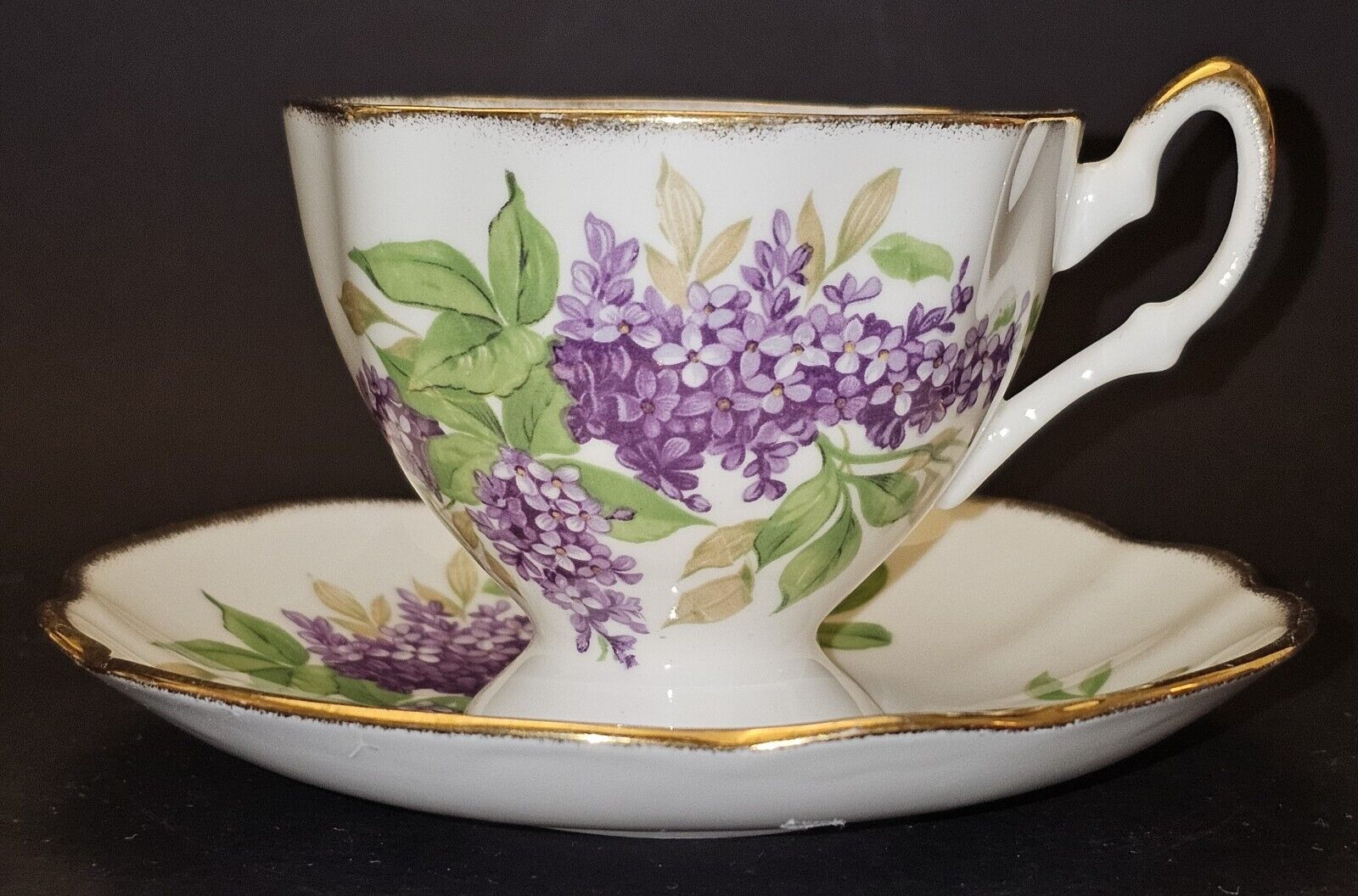 SALISBURY Teacup & Saucer purple Lilac Floral Pattern teacup 1940s